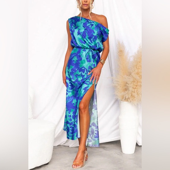 dress the population midi dress Women's Heather Ruched Midi-Dress - Sky Size:us:14 shining in natural lighting 5620 Casual Short Sleeve Summer